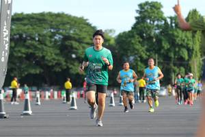 BIB: 4391
                            <button type="button" onclick="openModal(5172943)" class="btn btn-primary btn-sm float-right btn-popup" data-toggle="modal" data-target=".modal-high-quality">
                        <i class="fas fa-shopping-cart"></i> Add to Cart
                    </button>
                                            <button type="button" onclick="isThisMe(5172943, true)" class="btn btn-success btn-sm float-right btn-popup btn-isme hidden" data-toggle="tooltip" data-placement="bottom" title="นี่คือรูปของคุณใช่ไหม คลิกที่นี่เพื่อเอาเข้าอัลบั้ม">
                        <i class="fas fa-plus"></i> Add to album
                    </button>
                    <button type="button" onclick="isThisMe(5172943, false)" class="btn btn-warning btn-sm float-right btn-popup btn-isnotme hidden">
                        <i class="fas fa-ban"></i> Remove from album
                    </button>